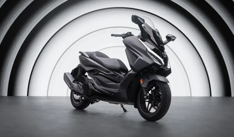 Honda Forza 125 lleno