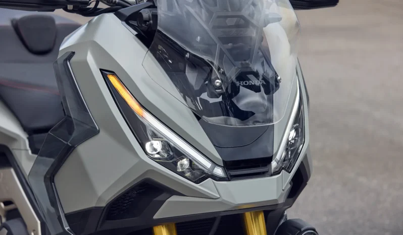 Honda X-ADV 750 lleno