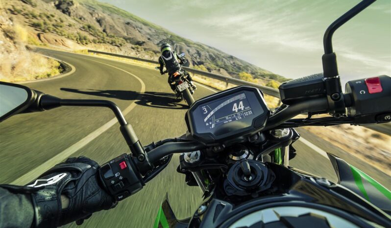 Kawasaki Z650 lleno