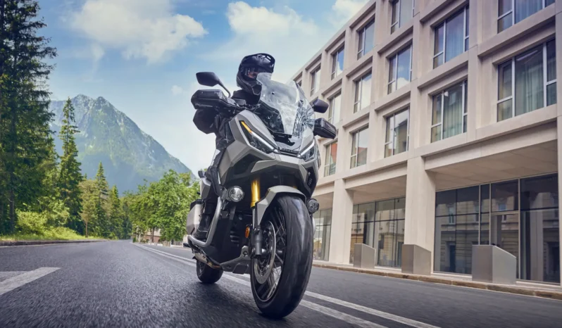 Honda X-ADV 750 lleno