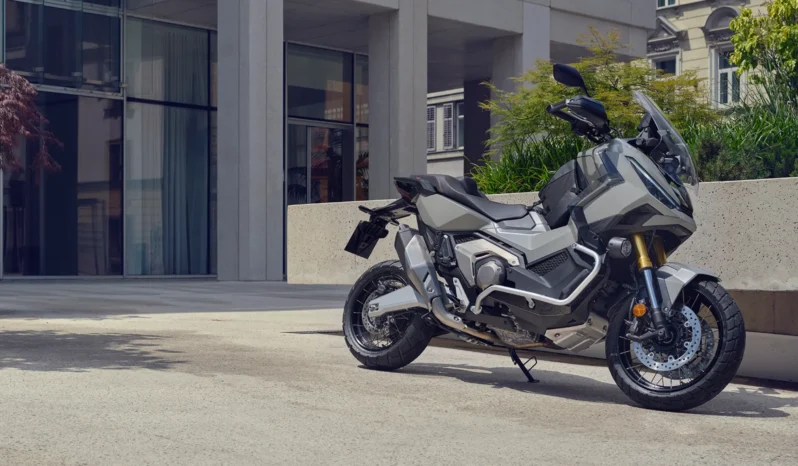 Honda X-ADV 750 lleno