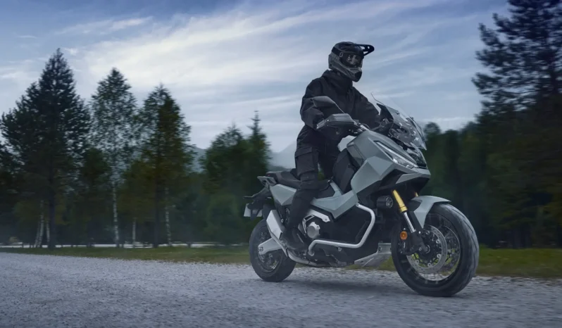 Honda X-ADV 750 lleno