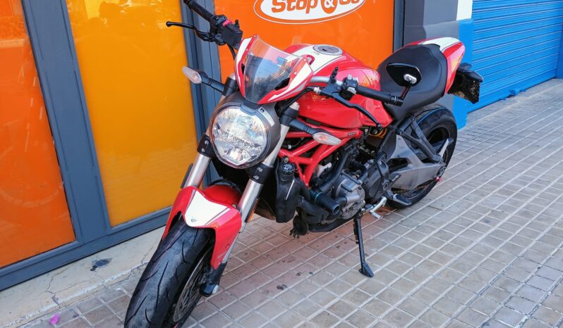 Ducati Monster 821 lleno