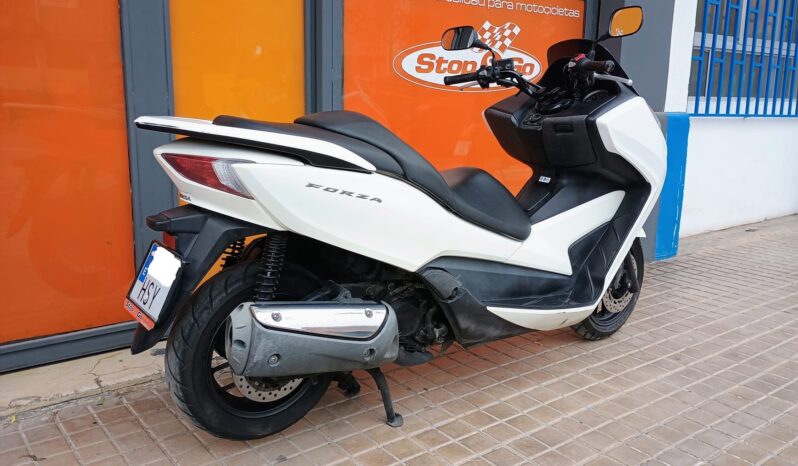 Honda Forza 300 lleno