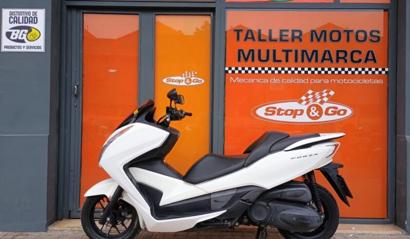 Honda Forza 300 lleno