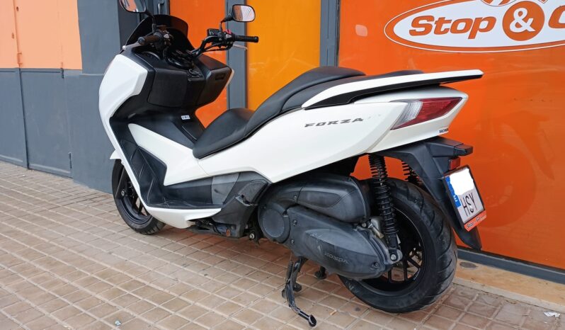 Honda Forza 300 lleno