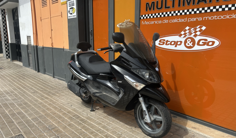 Piaggio X-EVO 125 lleno