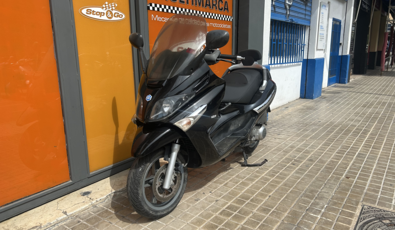 Piaggio X-EVO 125 lleno