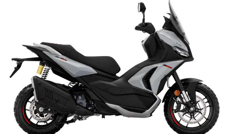 Aprilia SR GT 400 lleno
